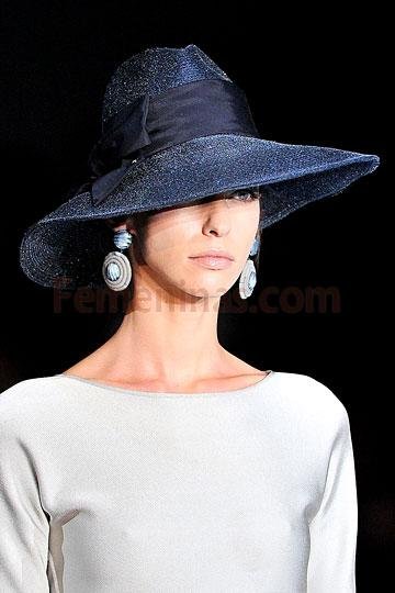 Sombrero moda Giorgio Armani